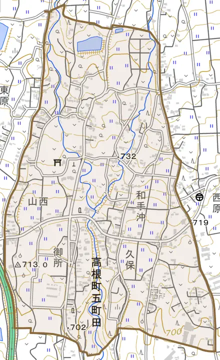 高根町五町田とその周辺の地図。町の範囲を重ねている