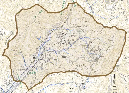 落居とその周辺の地図。町の範囲を重ねている