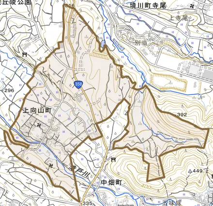 上向山町とその周辺の地図。町の範囲を重ねている