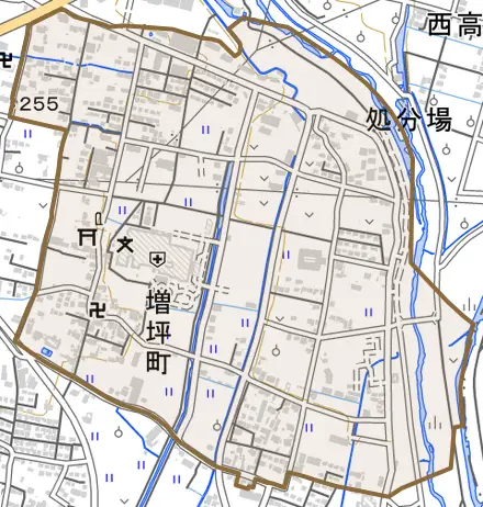 増坪町とその周辺の地図。町の範囲を重ねている