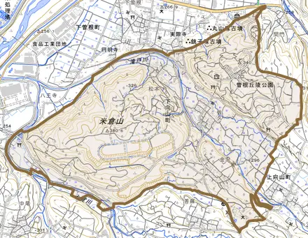 下向山町とその周辺の地図。町の範囲を重ねている