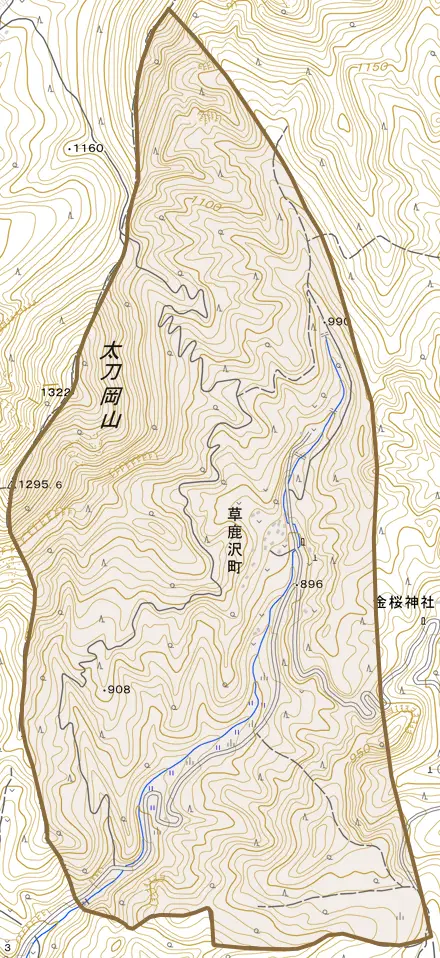 草鹿沢町とその周辺の地図。町の範囲を重ねている