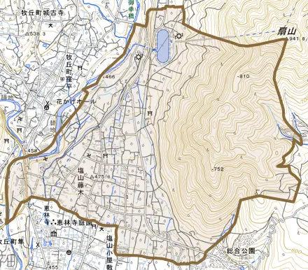 塩山藤木とその周辺の地図。町の範囲を重ねている