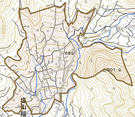 塩山福生里とその周辺の地図。町の範囲を重ねている