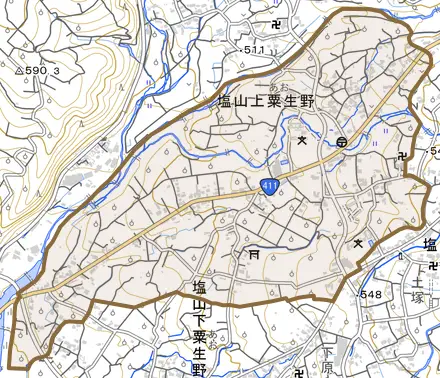 塩山上粟生野とその周辺の地図。町の範囲を重ねている