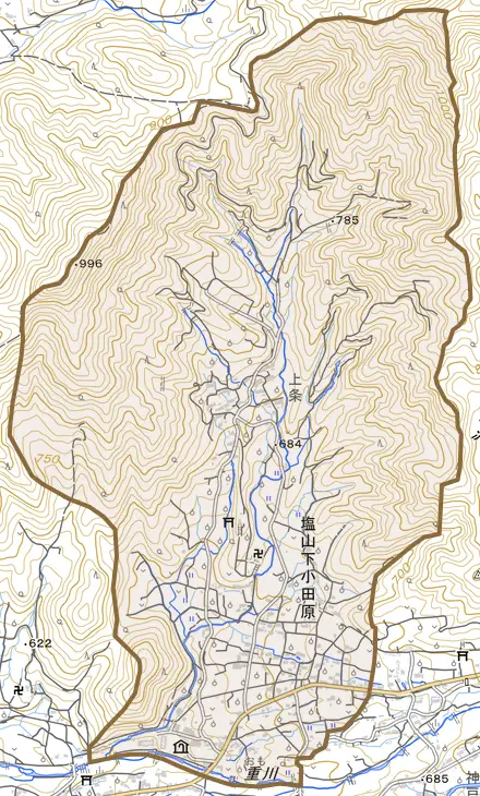 塩山下小田原とその周辺の地図。町の範囲を重ねている