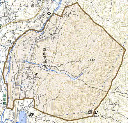 塩山下柚木とその周辺の地図。町の範囲を重ねている