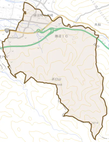 勝沼町上岩崎とその周辺の地図。町の範囲を重ねている