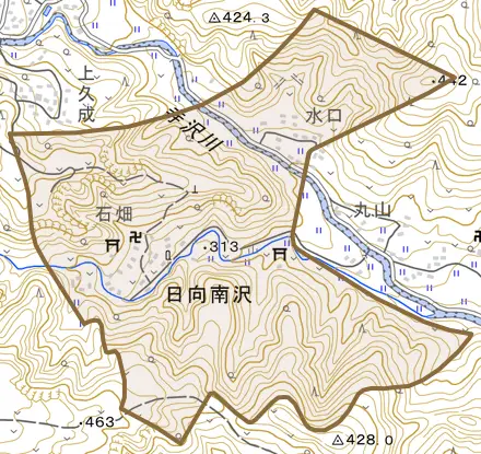 日向南沢とその周辺の地図。町の範囲を重ねている