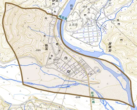 飯富とその周辺の地図。町の範囲を重ねている