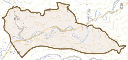 北川とその周辺の地図。町の範囲を重ねている