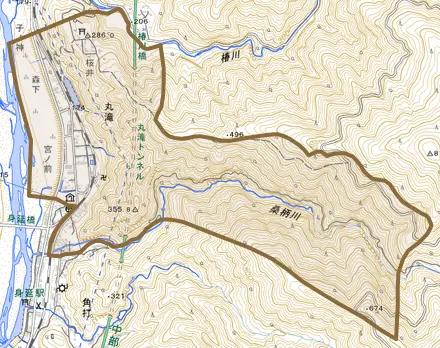 丸滝とその周辺の地図。町の範囲を重ねている