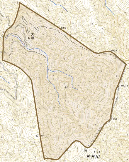 大崩とその周辺の地図。町の範囲を重ねている