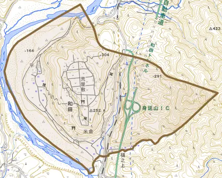 和田とその周辺の地図。町の範囲を重ねている