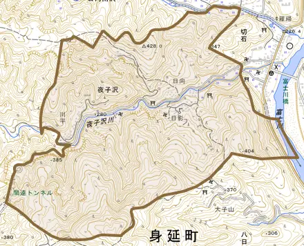 夜子沢とその周辺の地図。町の範囲を重ねている