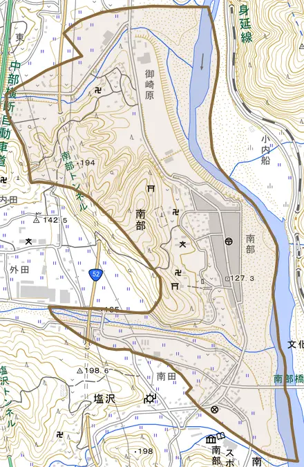南部とその周辺の地図。町の範囲を重ねている