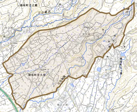 穂坂町宮久保とその周辺の地図。町の範囲を重ねている