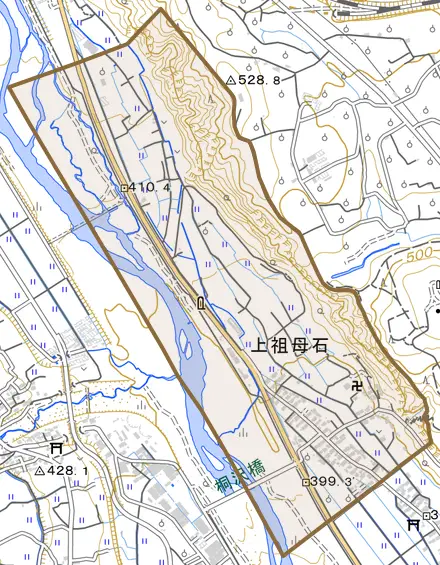 上祖母石とその周辺の地図。町の範囲を重ねている