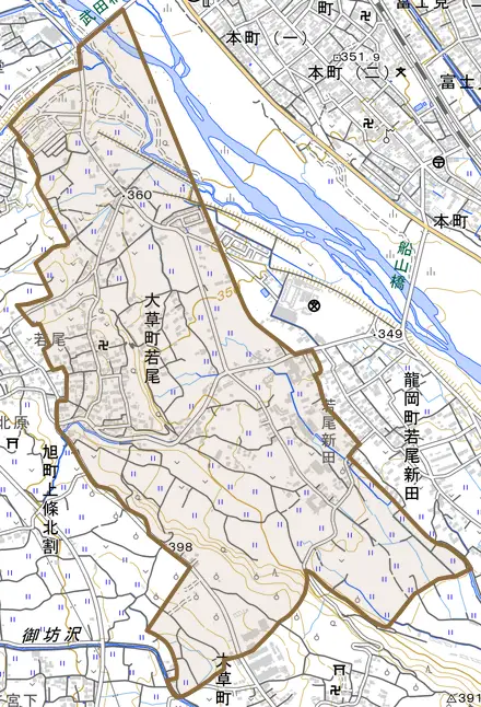 大草町若尾とその周辺の地図。町の範囲を重ねている