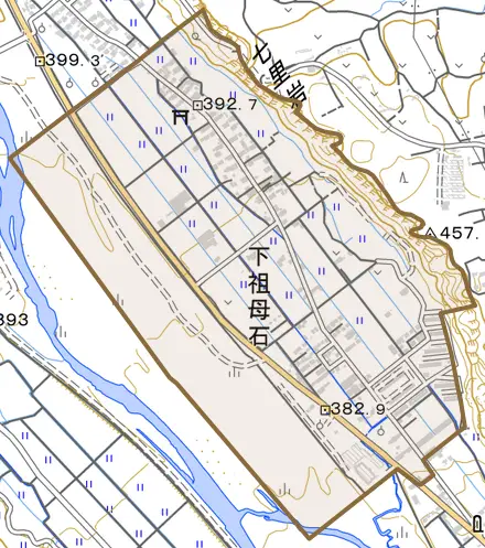 下祖母石とその周辺の地図。町の範囲を重ねている