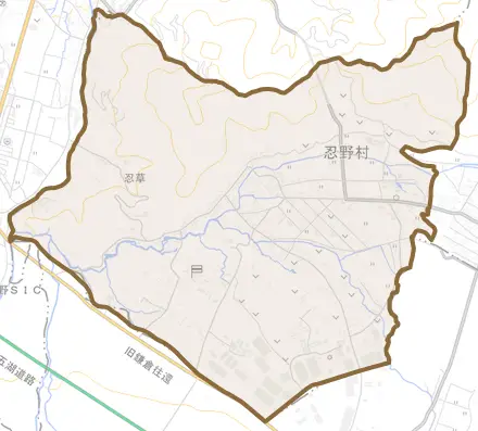忍草とその周辺の地図。町の範囲を重ねている