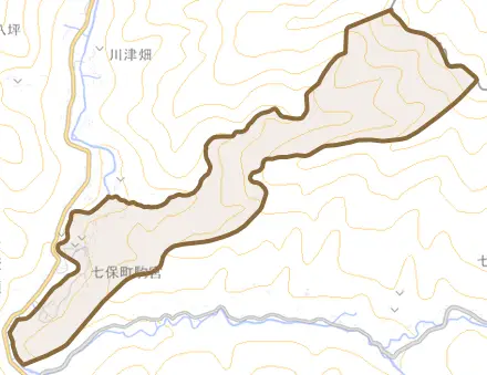 七保町駒宮とその周辺の地図。町の範囲を重ねている