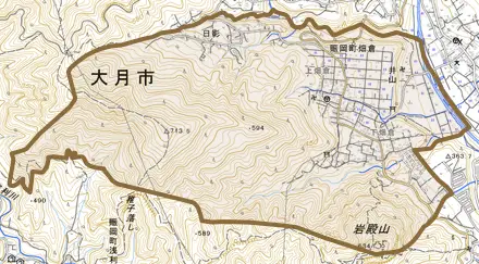 賑岡町畑倉とその周辺の地図。町の範囲を重ねている