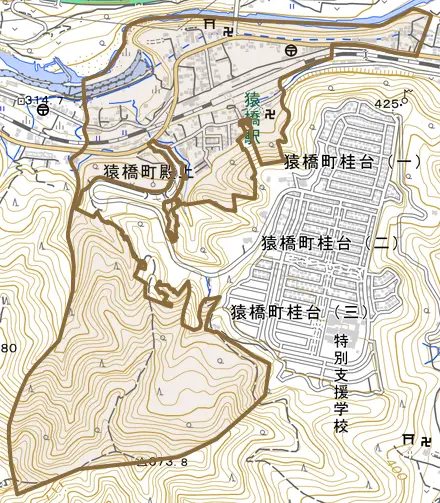 猿橋町殿上とその周辺の地図。町の範囲を重ねている