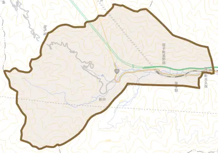 笹子町黒野田とその周辺の地図。町の範囲を重ねている
