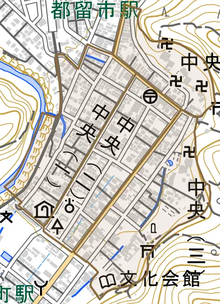 中央とその周辺の地図。町の範囲を重ねている