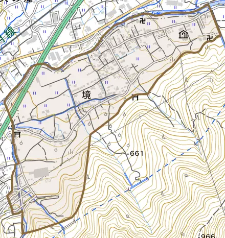 境とその周辺の地図。町の範囲を重ねている