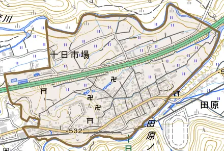 十日市場とその周辺の地図。町の範囲を重ねている