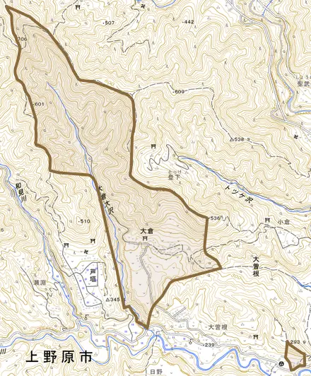 大倉とその周辺の地図。町の範囲を重ねている