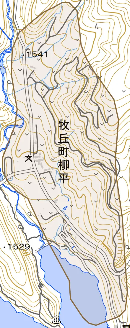 牧丘町柳平とその周辺の地図。町の範囲を重ねている