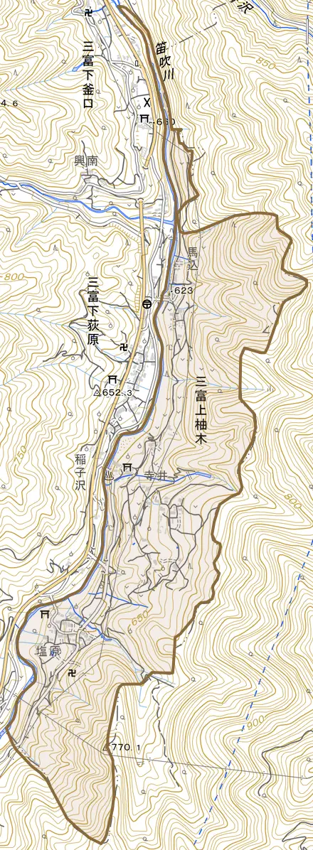 三富上柚木とその周辺の地図。町の範囲を重ねている